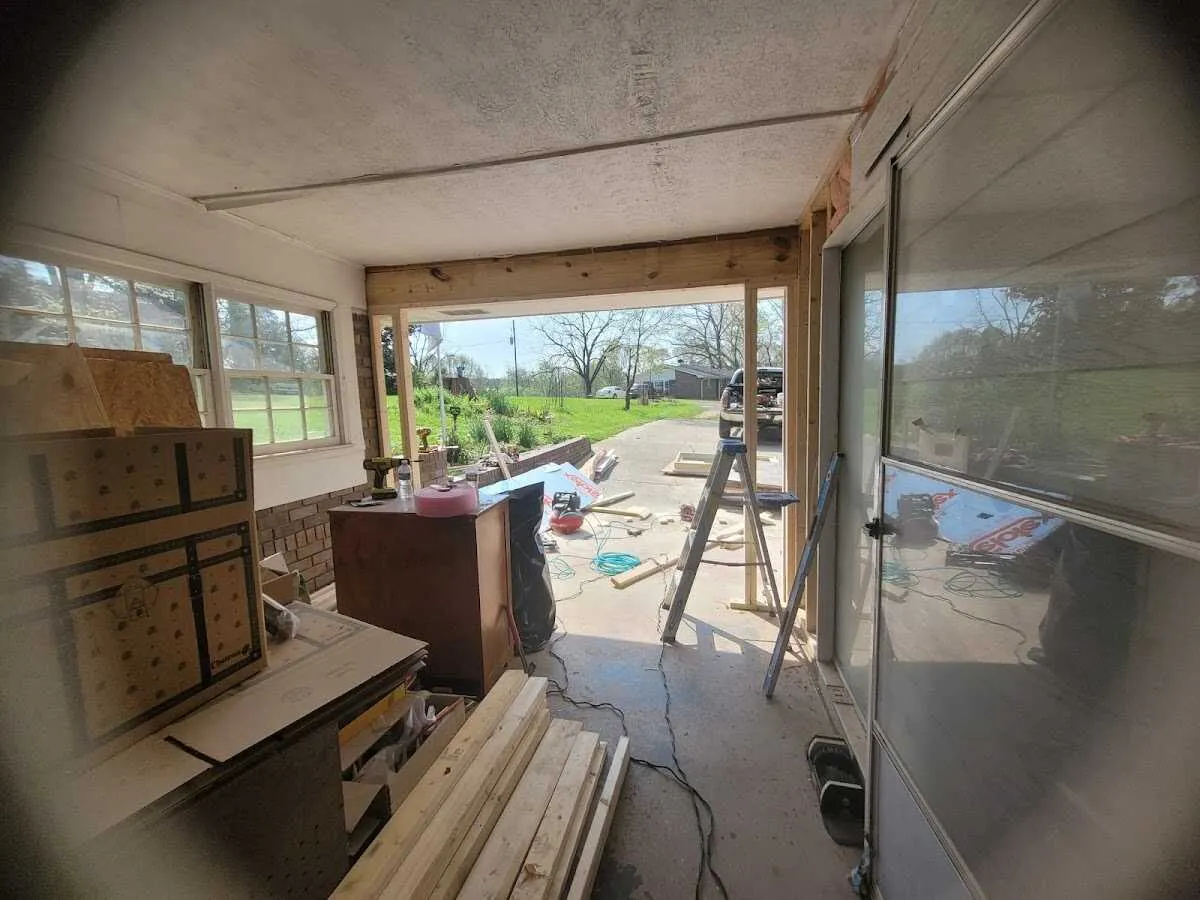 Air movers and dehumidifier for Drying & Dehumidification in Silver Spring